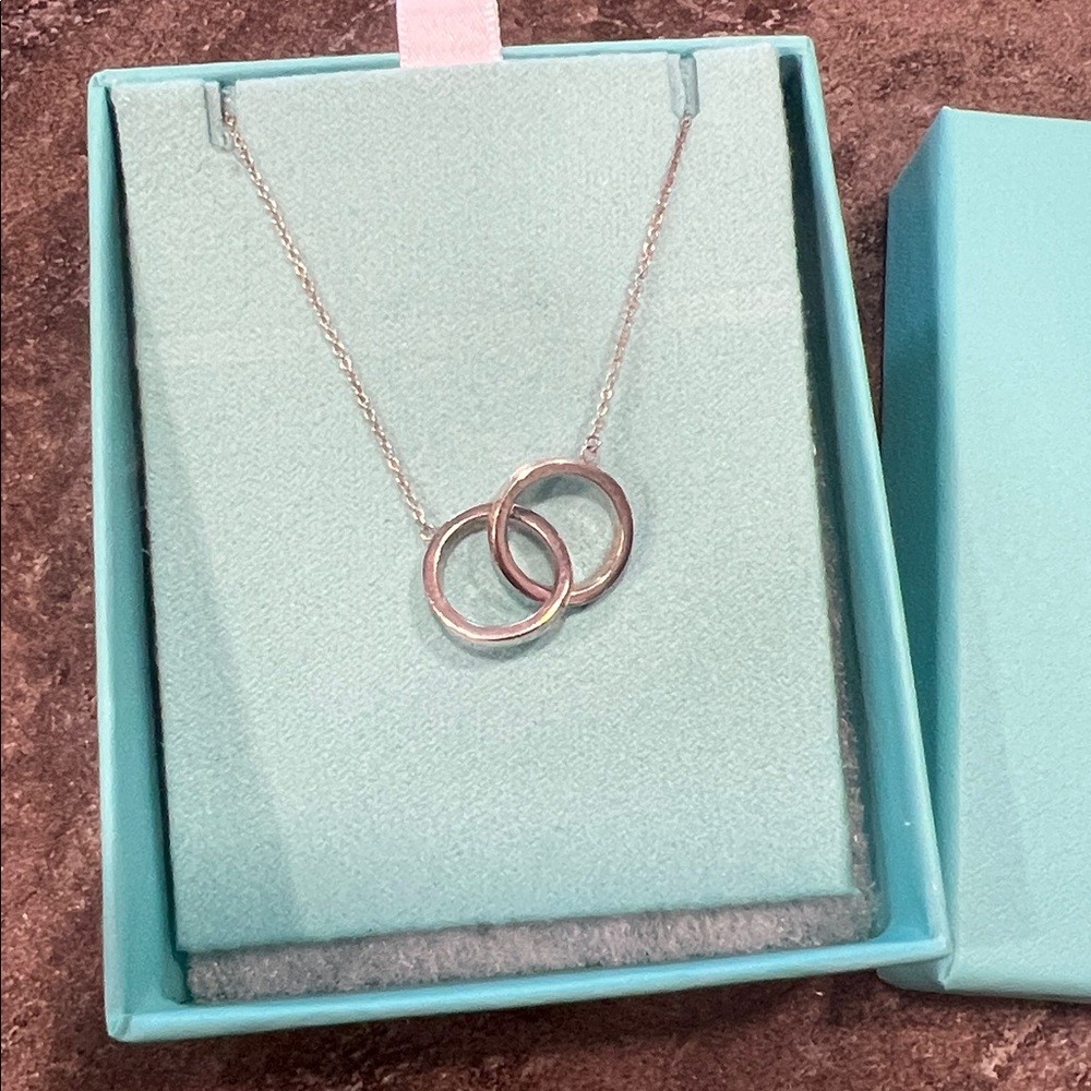 Tiffany & Co Interlocking Circles Necklace - Sterling Silver